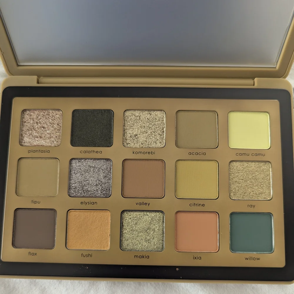 Natasha Denona Yucca Palette - Vibrant Eyeshadow Collection